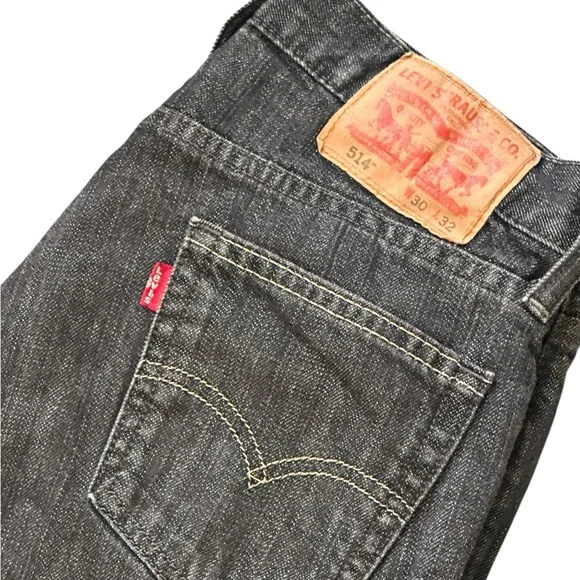 Levi's 514 Straight Fit men's jeans dark wash black

30w 32L

Amazing condition - Picture 3 of 6